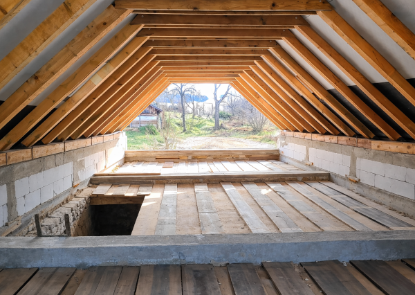 Štýlový kamenný dom s veľkým pozemkom – Malá Čausa