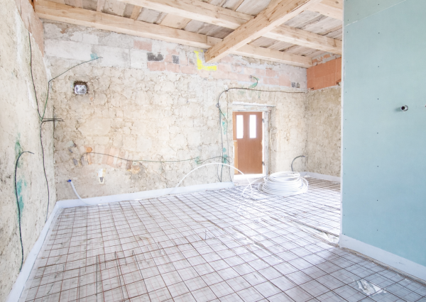 Štýlový kamenný dom s veľkým pozemkom – Malá Čausa