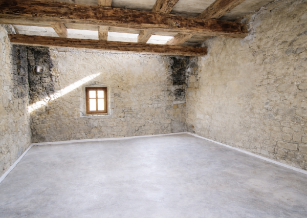 Štýlový kamenný dom s veľkým pozemkom – Malá Čausa