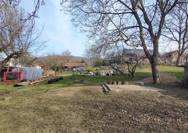 Štýlový kamenný dom s veľkým pozemkom – Malá Čausa