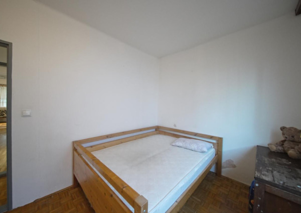 Na predaj rodinný dom a parkovaním - Nižná Šebastová, Prešov