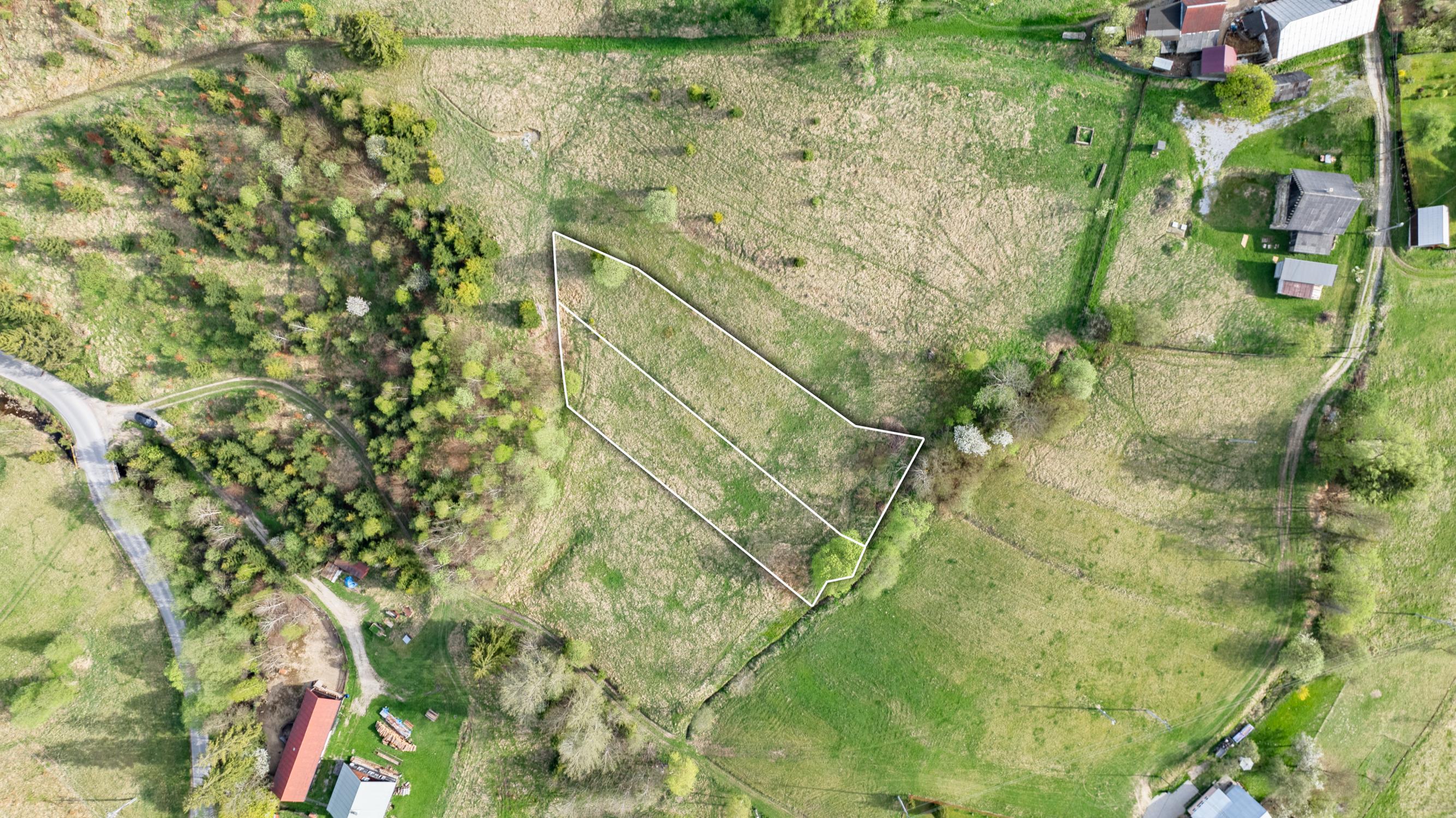 Na predaj dva investičné pozemky v obci Oščadnica, Čadca