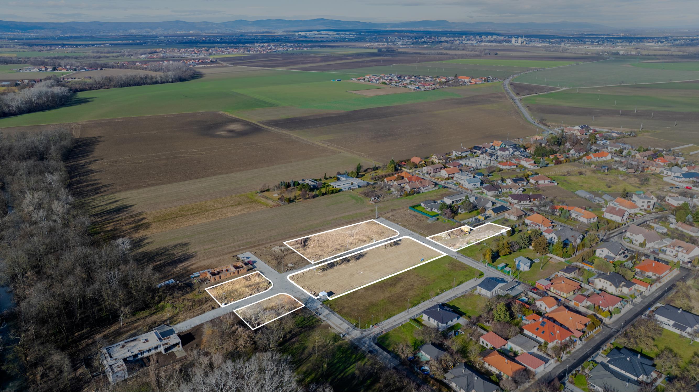 Predaj stavebné pozemky v novej časti  obce Hrubý Šúr-Senec
