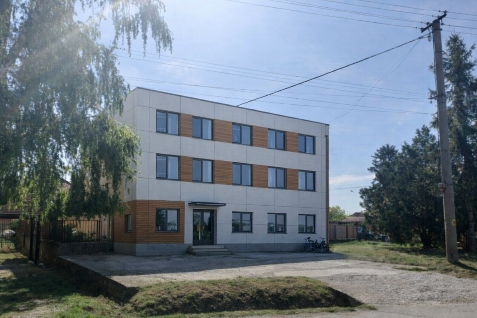 Na predaj polyfunkčná budova Bučany - okr.Trnava