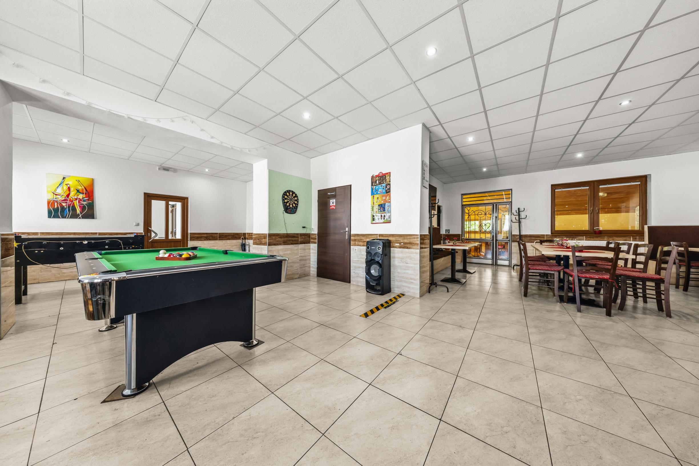 Na predaj   RD  s polyfunkciou, - okr. Zvolen